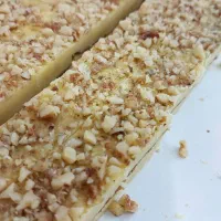 نیاز به همکار خانم و اقا جهت کار در کارگاه قنادی