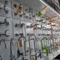 تنوع محصولات آرتین در فروشگاه شکوری