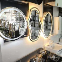 آینه بک لایت|آینه|نیشابور, فرح بخش|دیوار