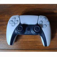 دسته play5 نیاز به تعمیر