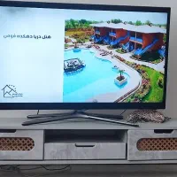 میزتلویزیون طوسی روشن