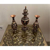 دو عدد گلدون و یک عدد جام و سینی مس