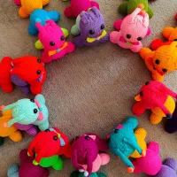 عروسک|اسباببازی|رشت, کوی مهر|دیوار