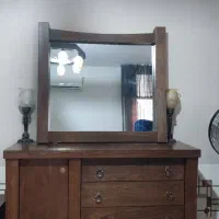 دراور و آیینه چوبی