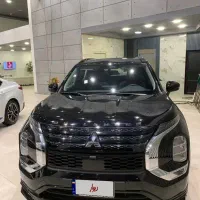 میتسوبیشی اوتلندر ۲۰۲۵ h line