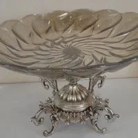 ظروف پایه دار