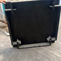 میز چوبی مربع  با پایه های جدا شونده