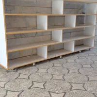 قفسه فروشگاه لباس