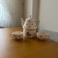 قوری به همراه دو عدد فنجان