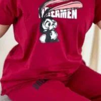 تعدادی لباس نو|لباس|سراب, |دیوار