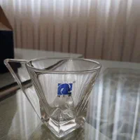 دو دست فنجان