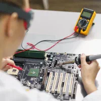 همکار آقا الکترونیک