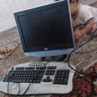 مانیتور تخت وکیبوردباموس