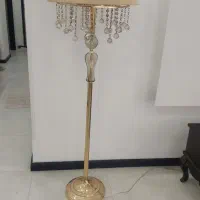 آباژور ایستاده