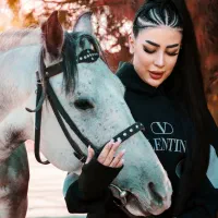 آموزش سوارکاری|اسب و تجهیزات اسب‌سواری|رباط‌کریم, رباط‌کریم|دیوار