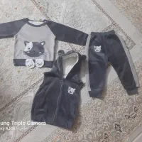 تعدادی لباس دخترانه و پسرانه