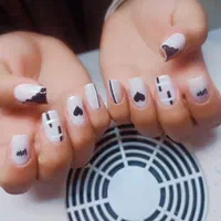 آموزش کاشت ناخن و انجام خدمات ناخن