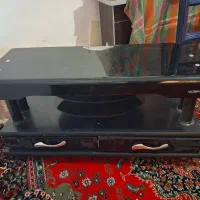میز زیر تلویزیون
