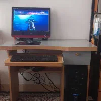 کامپیوتر خانگی با میز کامپیوتر سالم بشرط تست