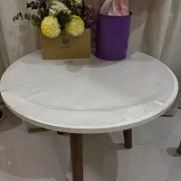 میز گرد چوبی