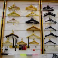 رگال و چوب لباسی|فروشگاه و مغازه|شیراز, اصلاح‌نژاد|دیوار