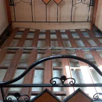 تخت دو نفره با میز آرایش و میز کوچک کنار تخت|تخت و سرویس خواب|دزفول, |دیوار