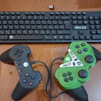 دو عدد دسته به همراه کیبورد وایرلس