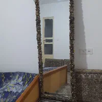 آینه قدی و تخت خواب،صندلی،کمد و آینه بزرگ