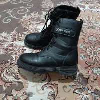 بوت زنانه.کوهچنار|کیف، کفش، کمربند|کوه چنار, |دیوار