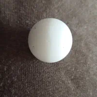 سنگ گرد سپید .|کلکسیون اشیاء عتیقه|اندیشه, اندیشه فاز ۱|دیوار