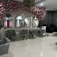 اجاره صندلی و اتاق در سالن زیبایی کاملا مجهز|خدمات آرایشگری و زیبایی|ری, اقدسیه|دیوار