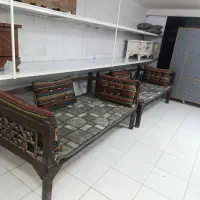 پنج عدد تخت با قالیچه