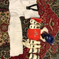 لباس و تجهیزات تکواندو
