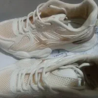 کفش سایز ۳۷