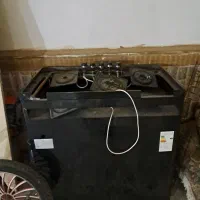 فروشی فقط شیشه اش شکسته
