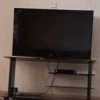 تلویزیون سونی با میز