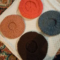 کلاه زمستانی|لباس|بومهن, |دیوار