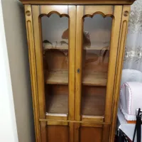 کتابخانه قدیمی تمام چوب