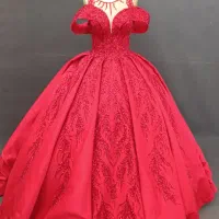 تعدادی لباس عروس شیک بخاطر جمع اوری مغازه فروشی