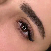 مژه طبیعی و والیوم با متریال باکیفیت