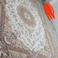 سه عدد فرش به فروش میرسد