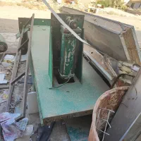 یک ستون سه جک و یک بازو دستگاه بافندگی فروشی|ماشین‌آلات صنعتی|کاشان, پشت شهربانی|دیوار