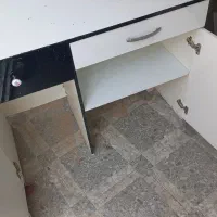 یک میز مطالعه و... ۱۰۷×۸۴ اندازه سالم|میز تحریر و کامپیوتر|اردبیل, |دیوار