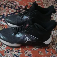 کفش کتونی و صندل