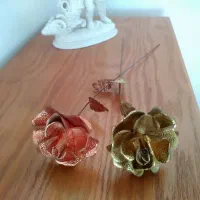 دو شاخه گل رز از جنس مس