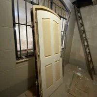 درب چوبی با چهار چوب