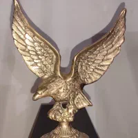 مجسمه عقاب برنجی
