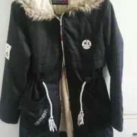 قاب گوشی و وسایل مورد احتیاج مثل لباس یا کیف