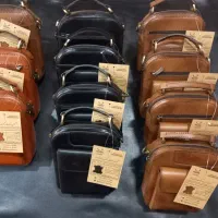 به تعدادی دوزنده چرم و یه چرخکار چرم نیازمندیم