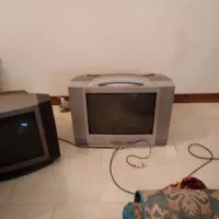 ۲ عدد تلویزیون و ضبط سی دی خور